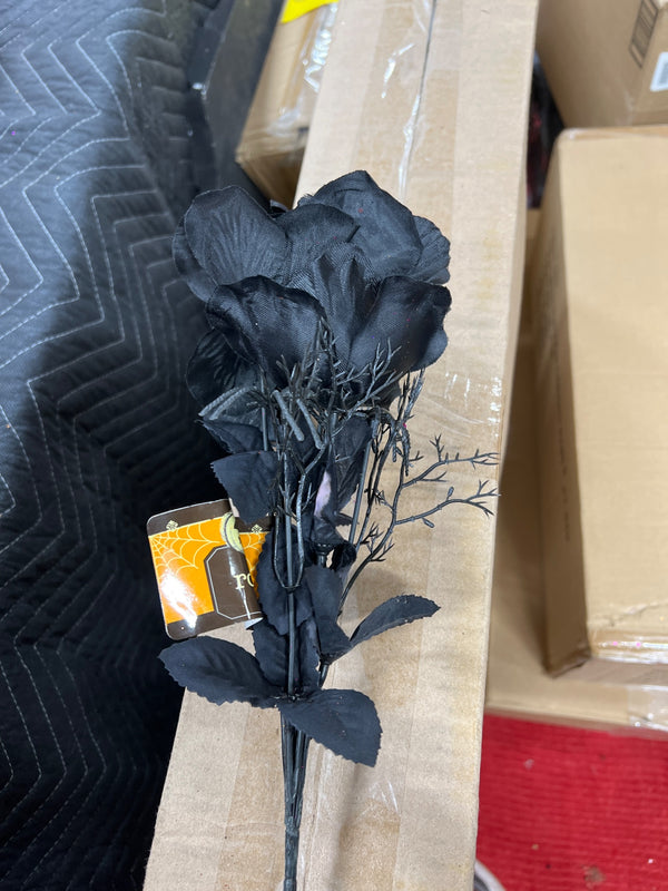 BLACK ROSES