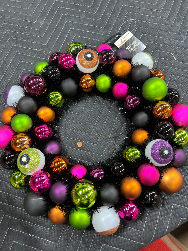 HALLOWEEN EYEBALL WREATH