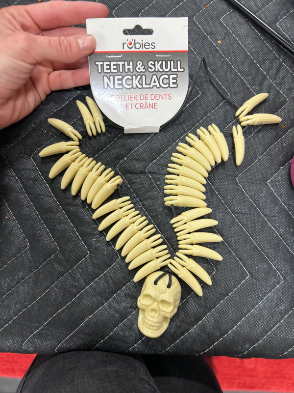 TEETH AND SKULL NECKLACE